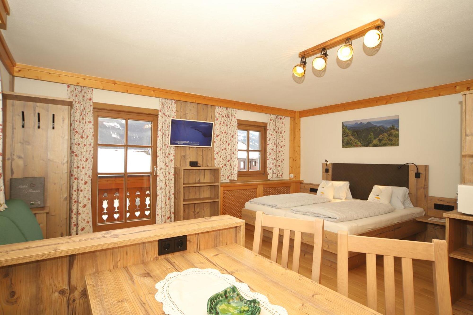 Linarhof Apartment Urlaub Am Bio Bauernhof Haus im Ennstal Bagian luar foto