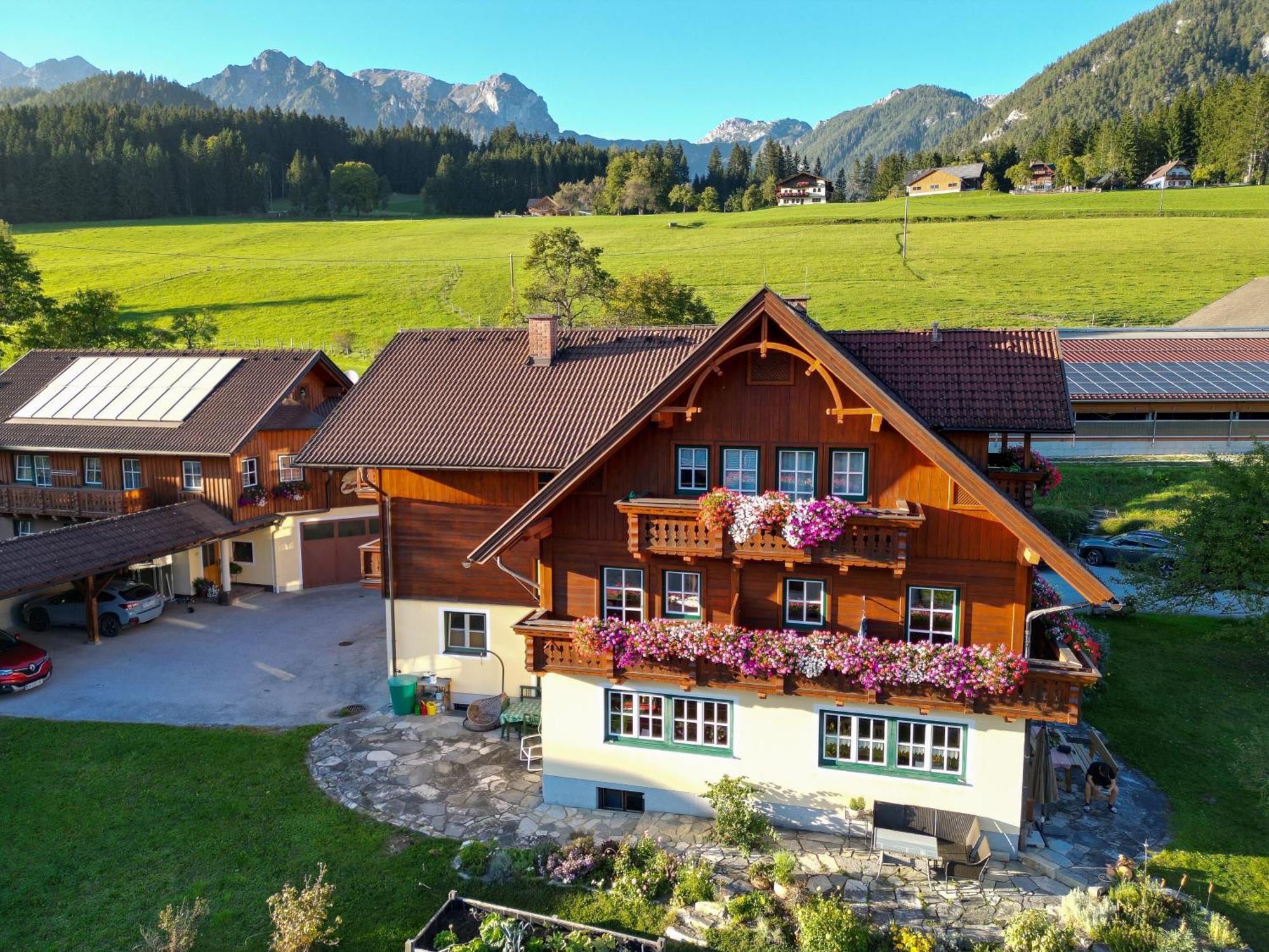 Linarhof Apartment Urlaub Am Bio Bauernhof Haus im Ennstal Bagian luar foto